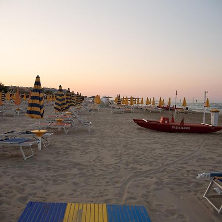 Hotel Eden Grottammare Exterior foto